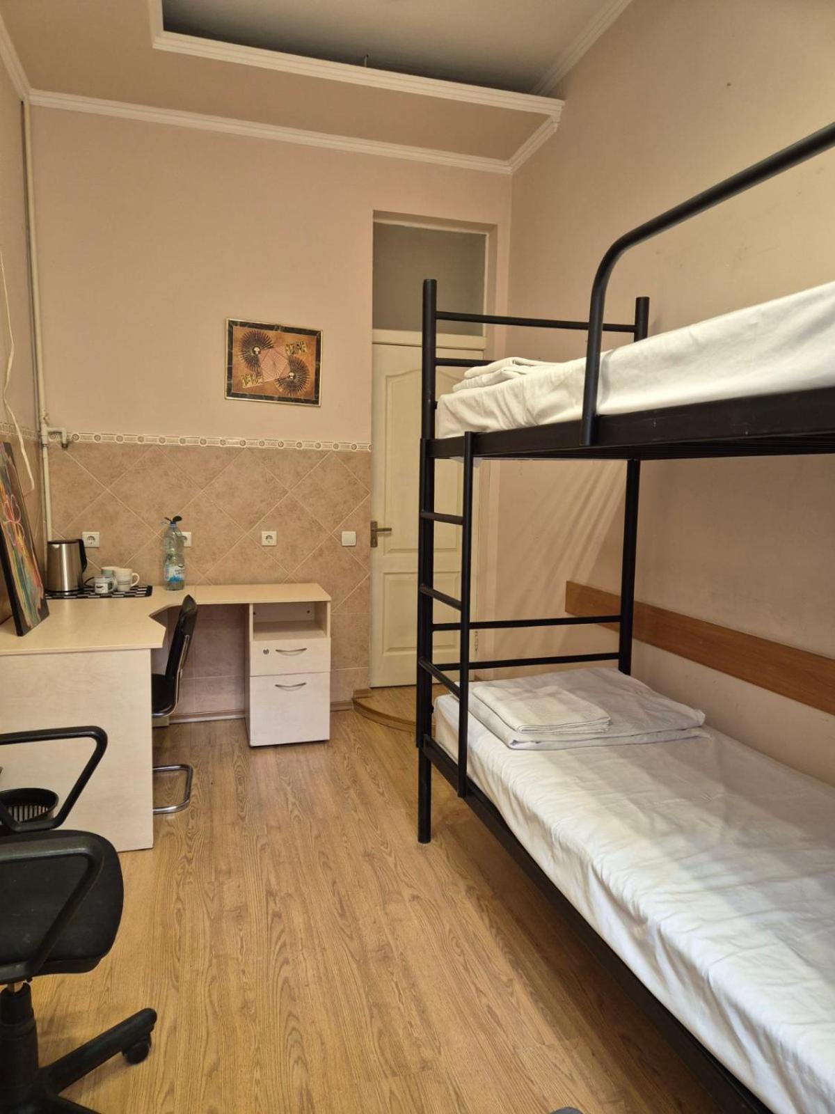 P2B Hostel & Bar Kyiv Exterior photo